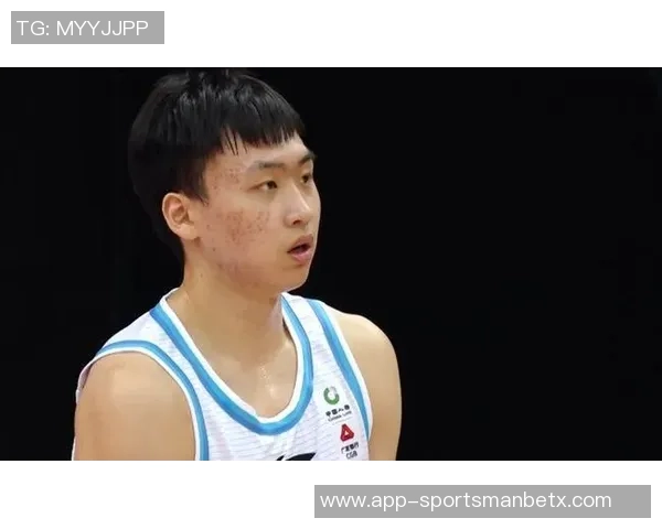 赛季新高32分曾令旭力挺浓眉复出助力球队谁敢小觑他的实力